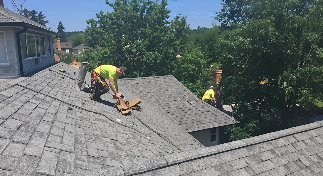 The Benefits of Hiring a Professional Roofer